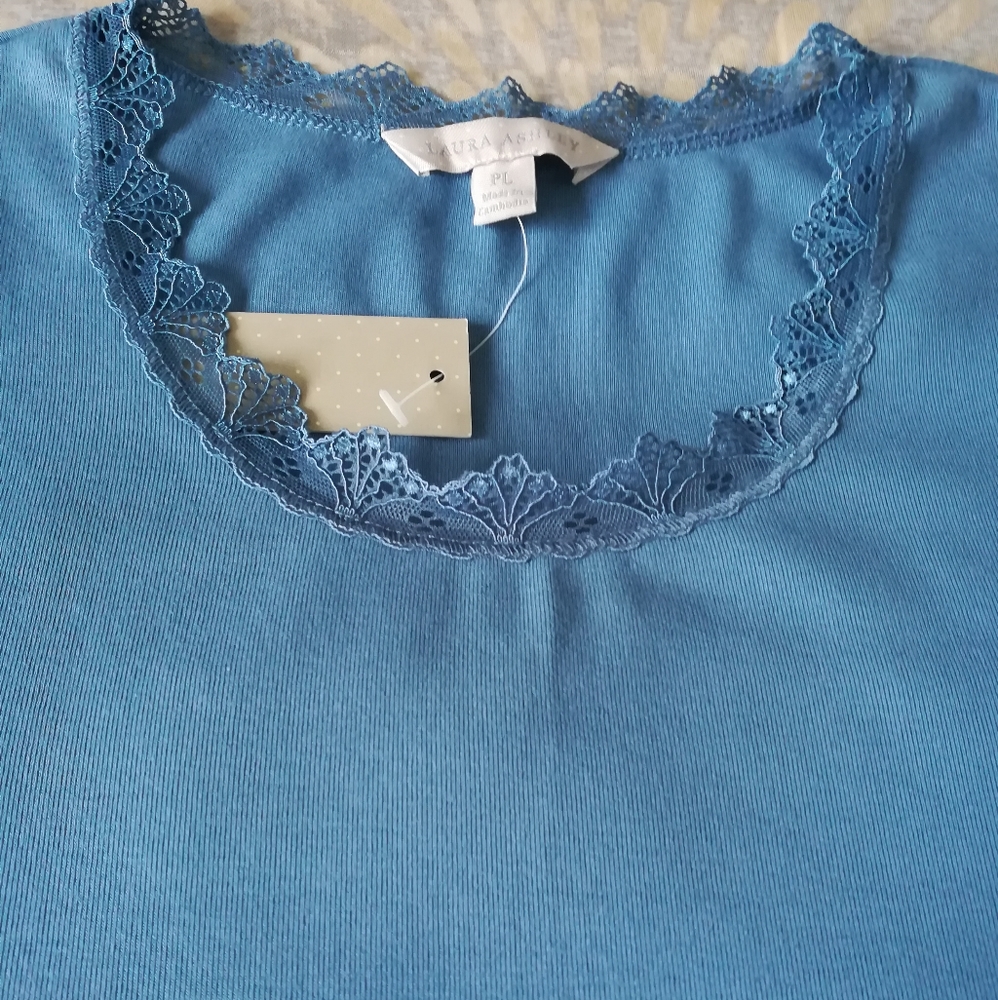 Laura Ashley lace details round neck blouse,sizePL